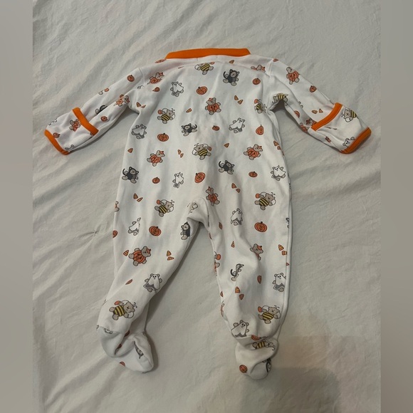 Kissy Kissy Halloween footie - Picture 2 of 3